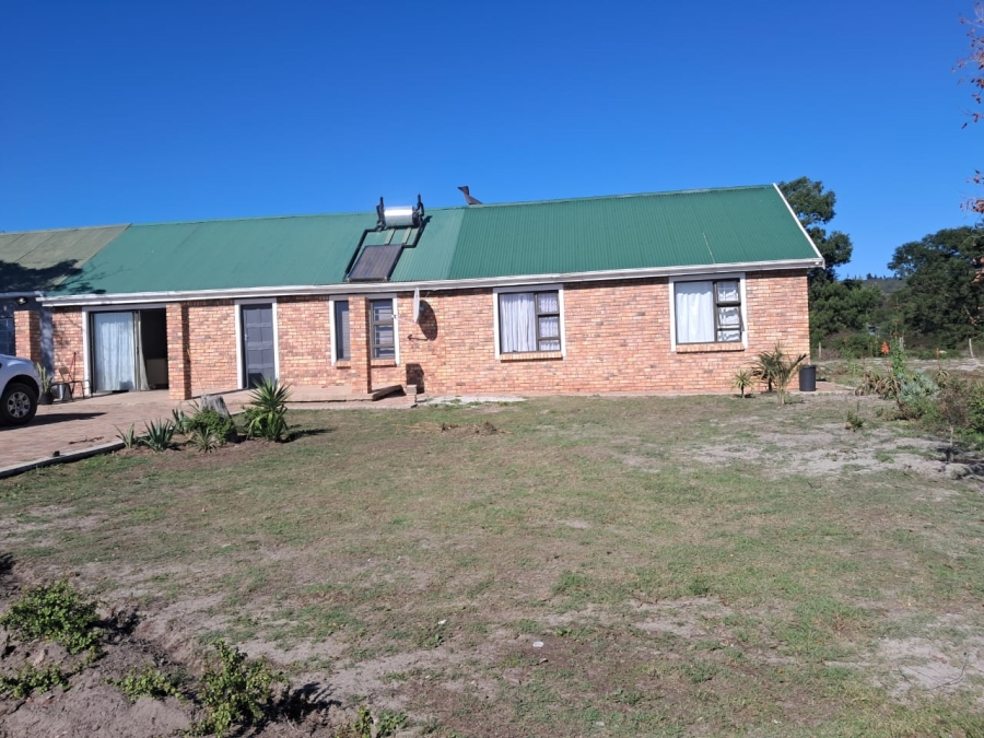 To Let 3 Bedroom Property for Rent in Albertinia Western Cape